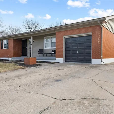 Workfriendly Home With Ping Pong & Outdoor Grill